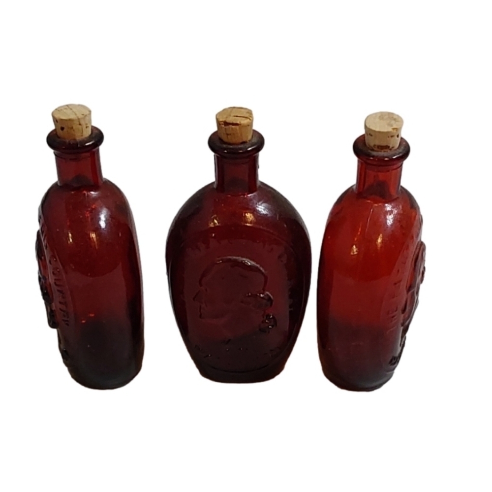 WHEATON RUBY RED GLASS‎ BOTTLE  FLASK WITH CORK -GEORGE WASHINGTON  MINIATURE
